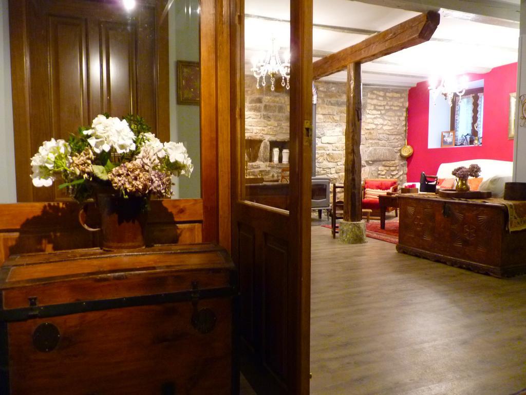 Kapel Etxea Hotel Urzainqui Kültér fotó