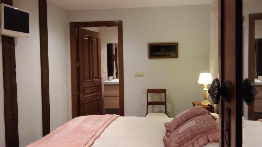Kapel Etxea Hotel Urzainqui Kültér fotó