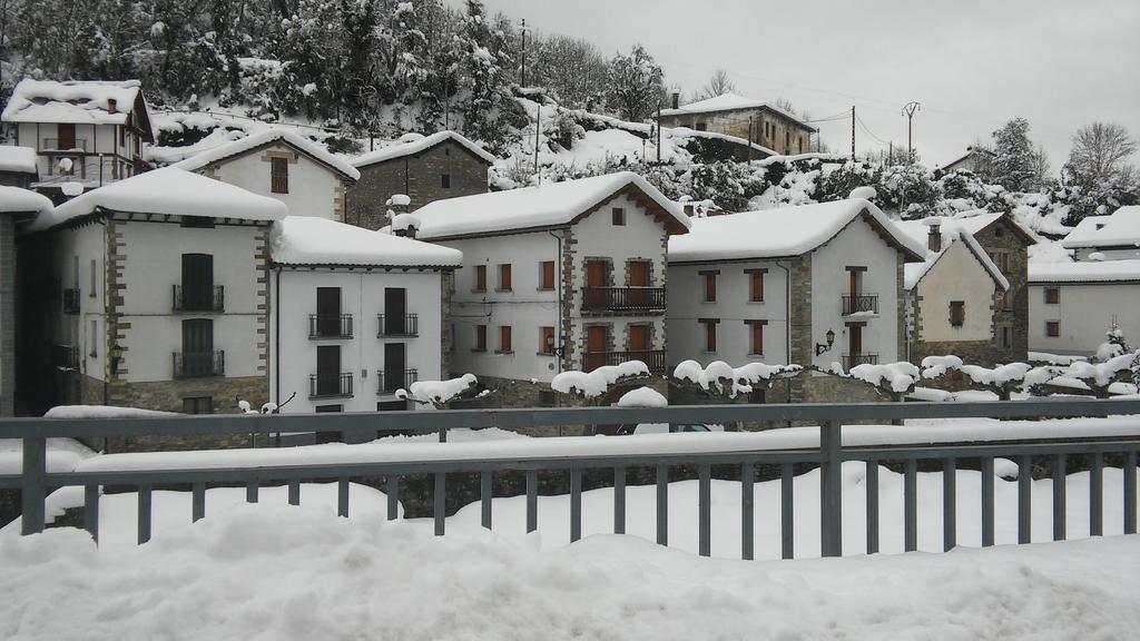 Kapel Etxea Hotel Urzainqui Kültér fotó